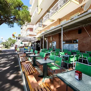 albergo-anita-san-bartolomeo-al-mare.hotelitalianriviera.com/